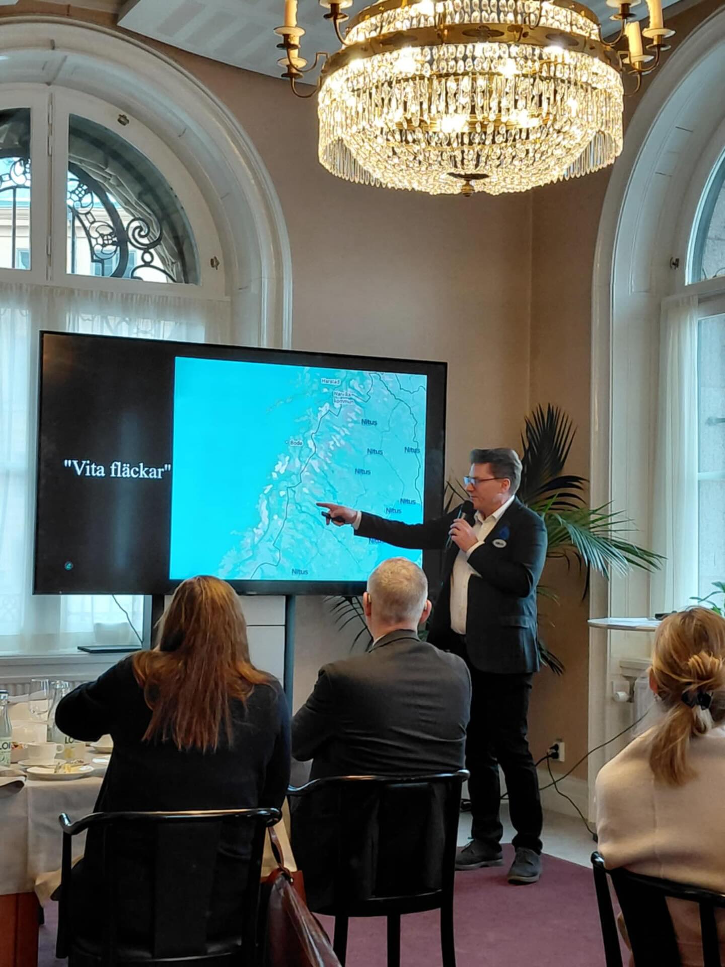 Material från Lunchseminarium i riksdagshuset. Distanstentamen i dagens AI-värld. 18 februari